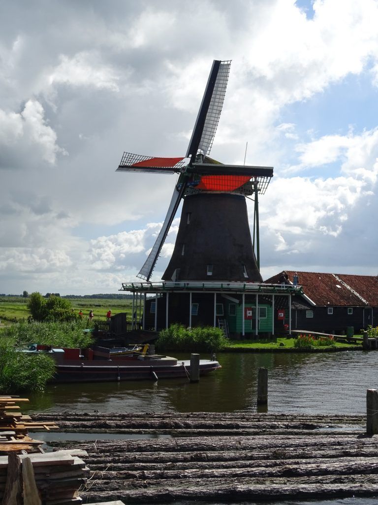 cuanto cuesta un viaje a amsterdam y bruselas