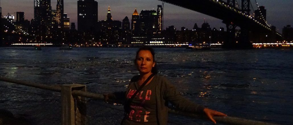 Puente de Brooklyn de noche