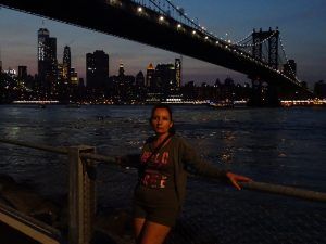 Puente de Brooklyn de noche