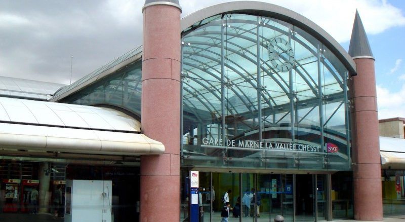 ¿Cómo ir de Disneyland París a París?