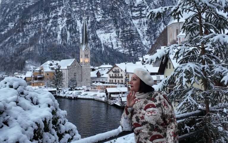 Ruta en coche desde Salzburgo a Hallstatt nevado en Navidad